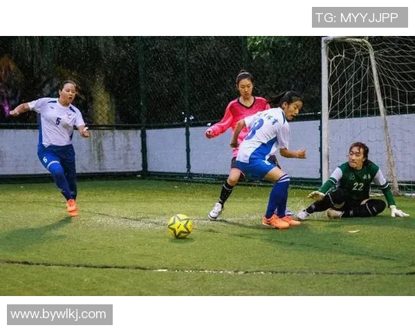 慢动作中的足球巨星如何在赛场上创造奇迹与精彩瞬间